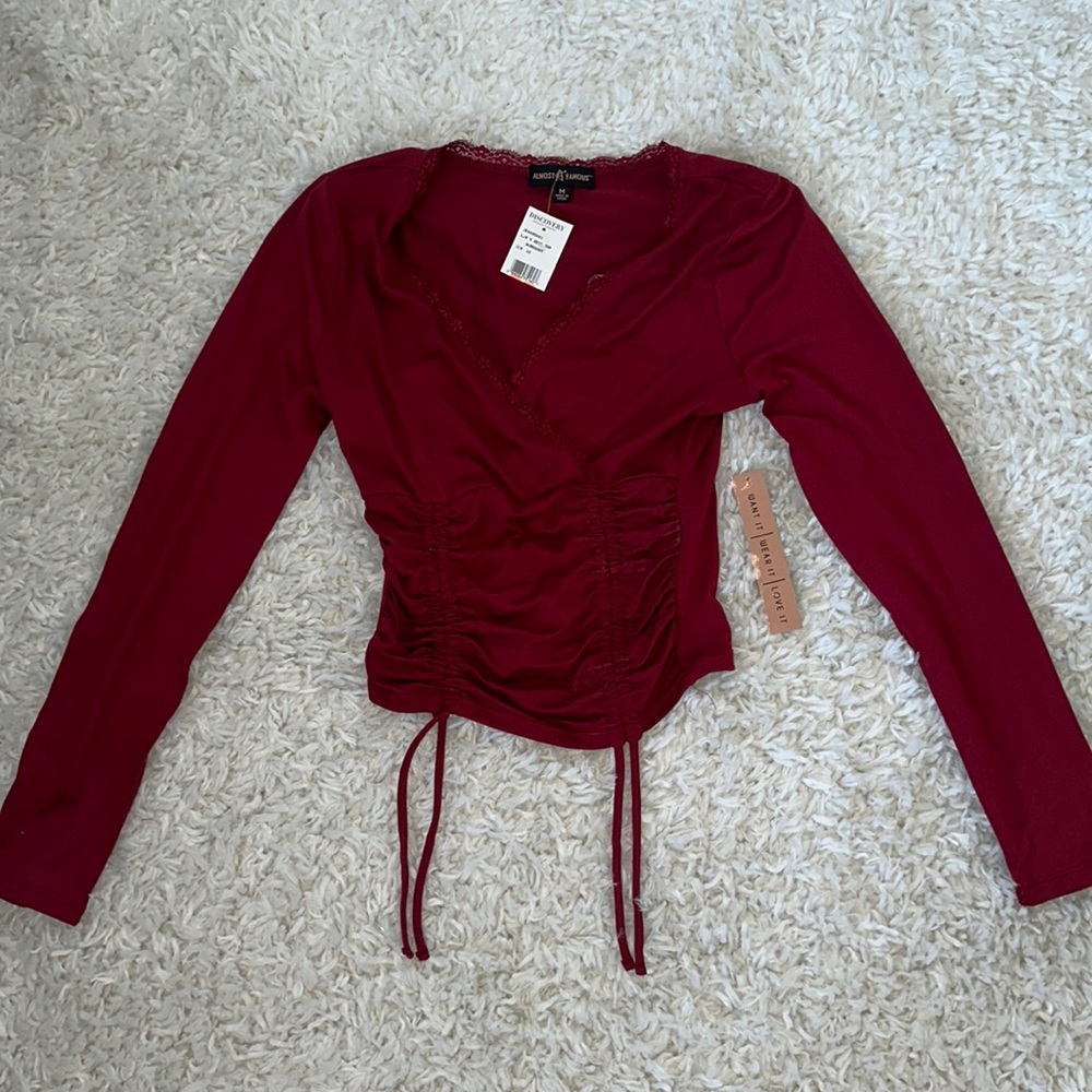 Discovery, Burgandy Long Sleeve, Size: M, Brand new still with Tag